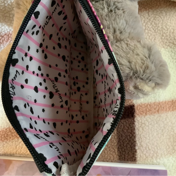 Betsey Johnson Floral Crossbody/Wristlet Bag - Picture 6 of 6